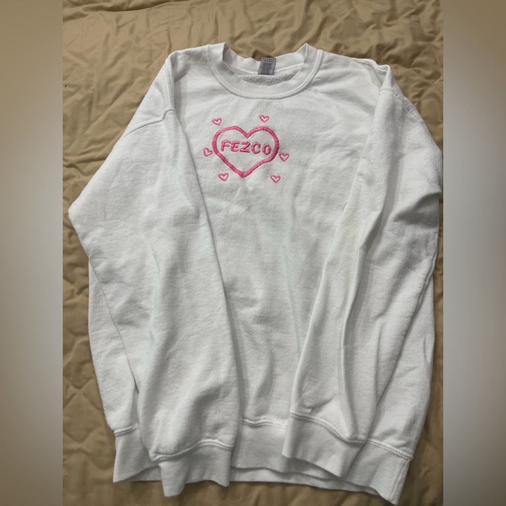 White fezco heart crewneck